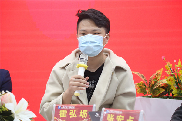 杰出校友霍弘壢