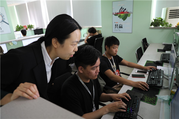 關(guān)注畢業(yè)生工作