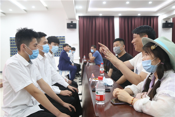 專場(chǎng)招聘會(huì)