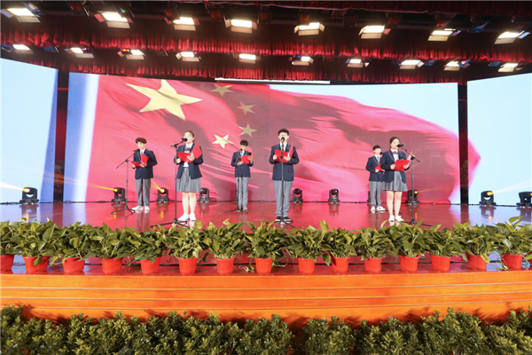 《向上吧!青年》主題朗誦