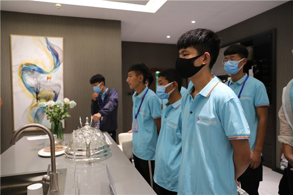 參觀公司的技術(shù)