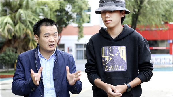 圖七、日常訓(xùn)練中指導(dǎo)老師傳授經(jīng)驗(yàn)方法