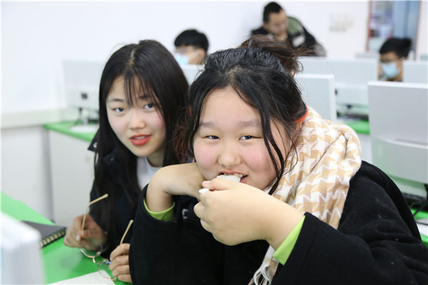 美味元宵吃起來(lái)