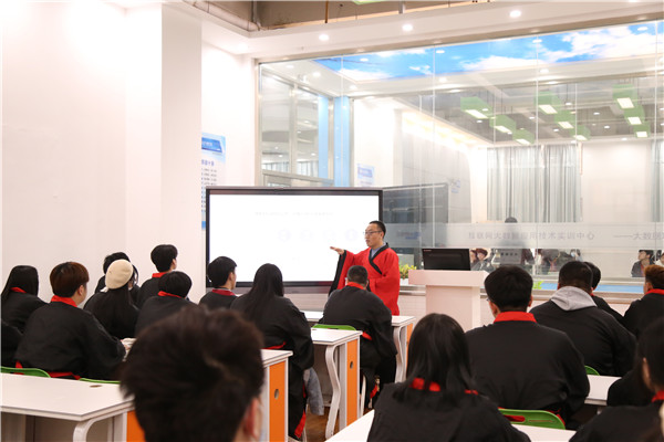 石家莊新華電腦學(xué)校