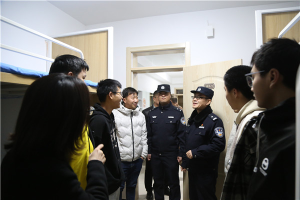 ʯ���f���A��X�WУ